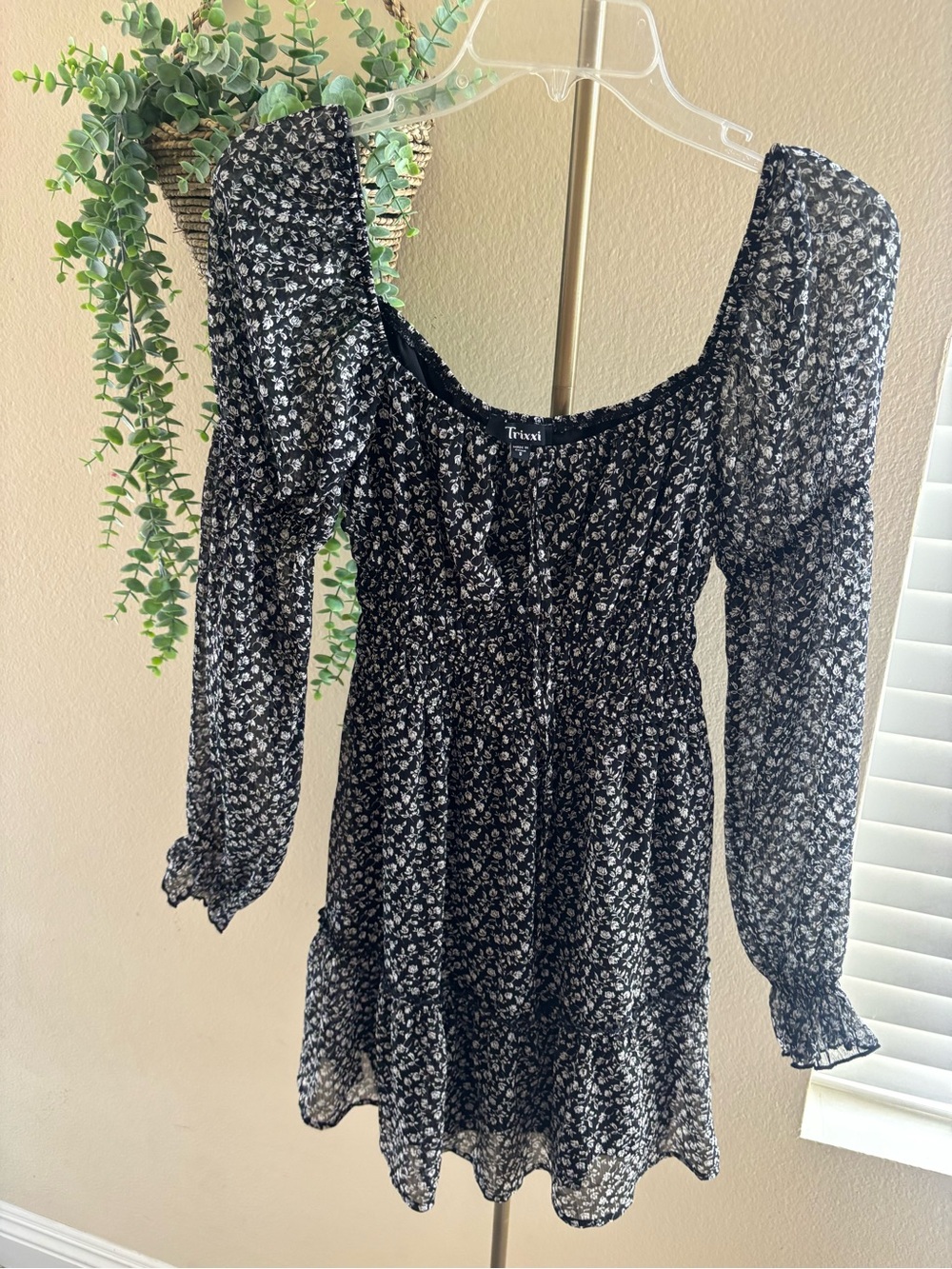Trixxi Black and White Floral Square-Neck Mini Dress